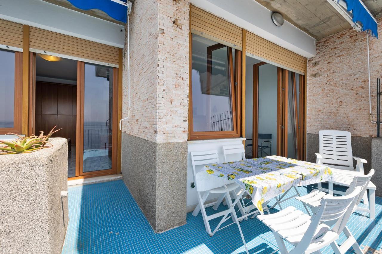 Appartamento stupenda vista mare Bergeggi Esterno foto