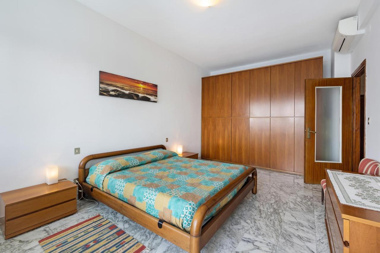 Appartamento stupenda vista mare Bergeggi Esterno foto